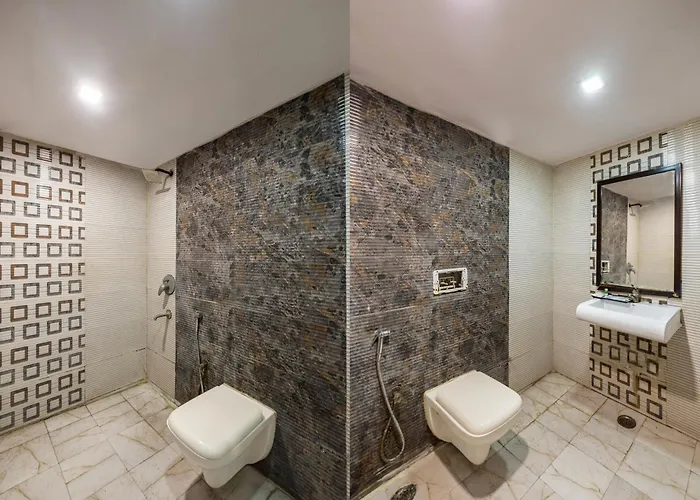 Hotel Ashoka International-Near Ganga Ram & Blk Hospital At Karol Bagh Metro Station New Delhi