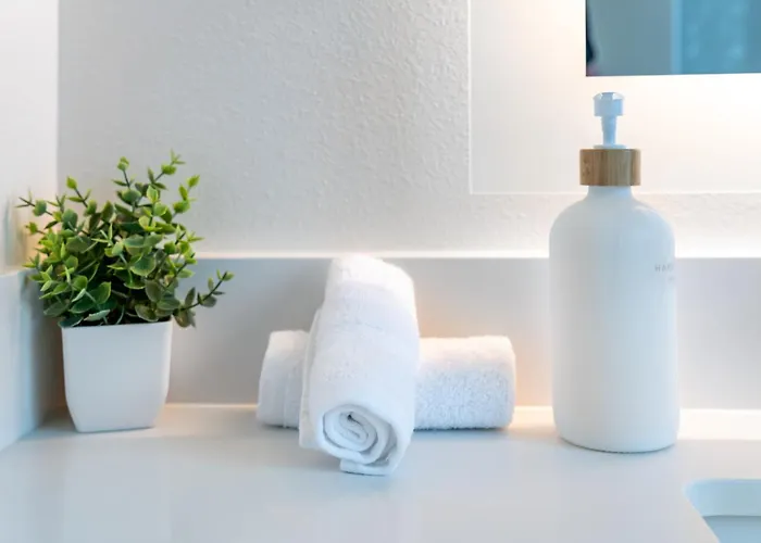 Luxury 2 Bedroom Residence With Fitness And Outdoor Pool Los Angeles