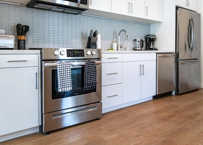 Luxury 2 Bedroom Residence With Fitness And Outdoor Pool Los Angeles