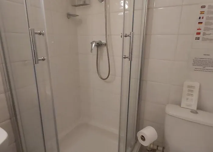 Cranborne Guest Accommodation Exclusively For Adults Torquay