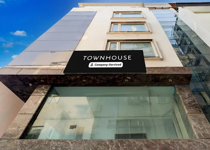 Super Townhouse Oak New Delhi Central Railway Junction Formerly Uppal International
