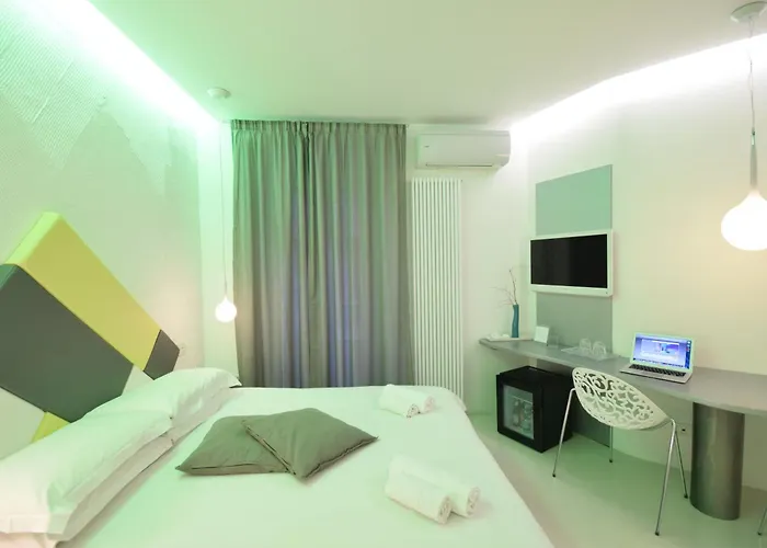 Design&Art Pie' - Elegant Rooms Near The Pantheon, Calm & Central Stay Rome