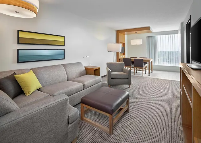 Doubletree By Hilton Edmonton Downtown Hotel