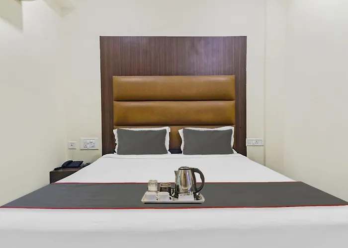 Collection O The Crown Hotel Hyderabad