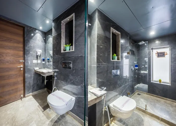 Hotel Sapphire House - 3 Mins Walk From Metro And 5 Mins From Rail Station New Delhi