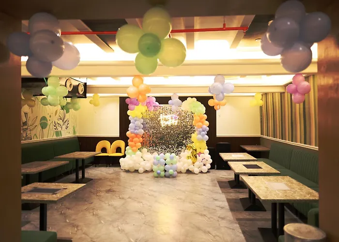 Asar Capoors Hotel Hazratganj By Orion Hotels Lucknow