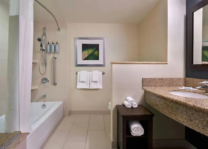 Courtyard By Marriott Calgary Airport Hotel
