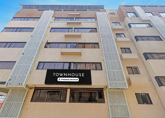 Super Townhouse Vadodara Railway Station Road Formerly Hotel Raajpath
