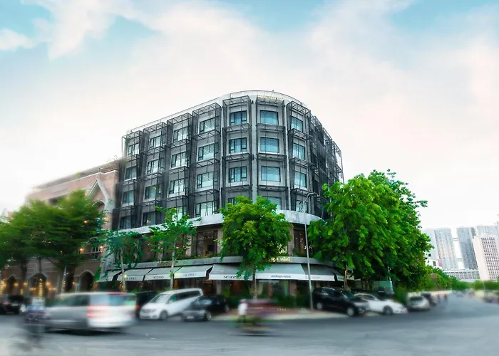 Almond Hotel Bassac River Phnom Penh