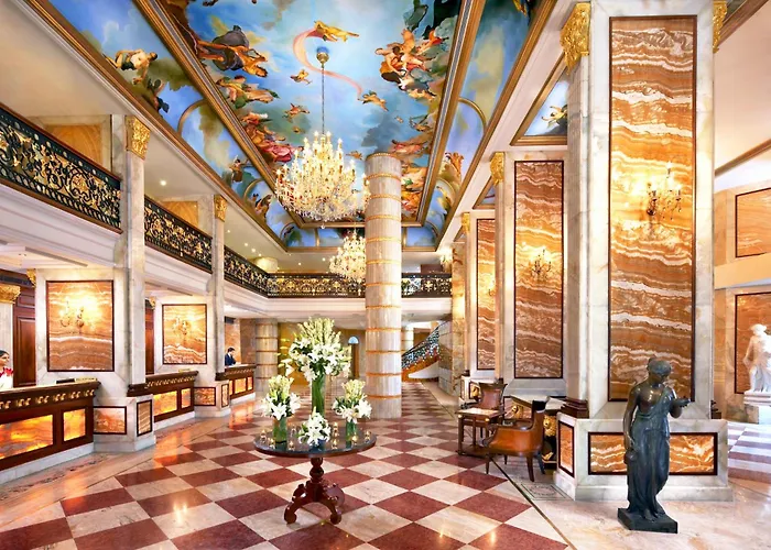 Hotel The Royal Plaza New Delhi