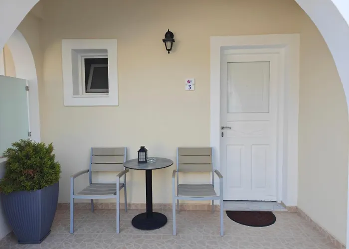 Kiklamino Sunset Suites Oia