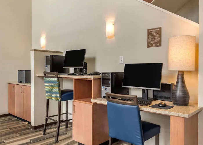 Comfort Inn & Suites Pittsburgh-Northshore