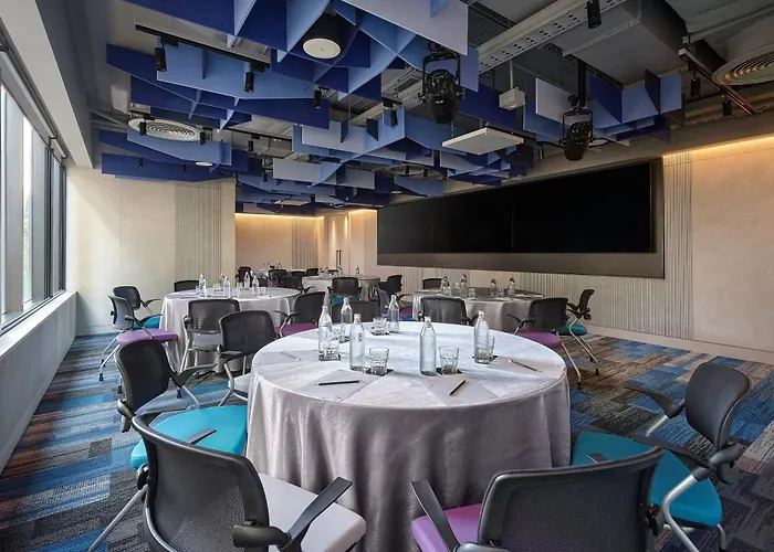 Aloft Bangkok - Sukhumvit 11 Hotel