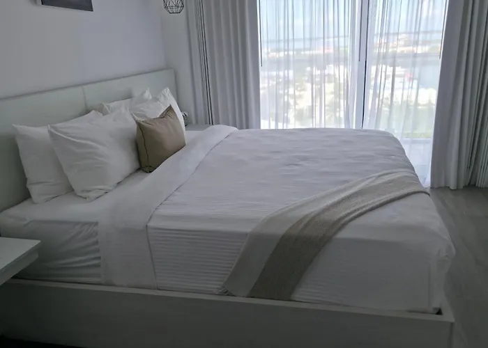 The Watermark Hotel San Pedro 