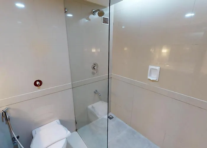 Abad Plaza Hotel Kochi