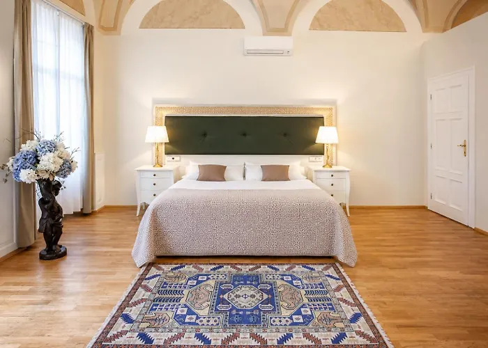 Little King Hotel U Malvaze Prague