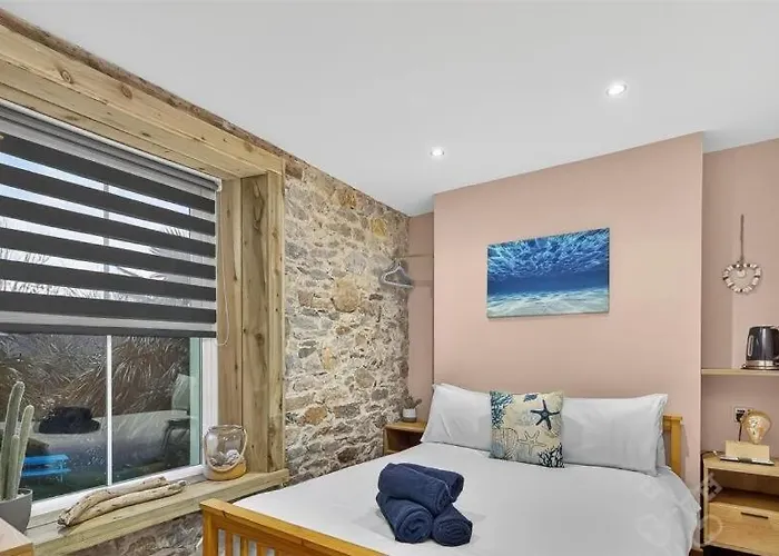 Island Lodge Since 1835 Barbican, Free Limited Parking, Perfect For Ferry Terminal Plymouth