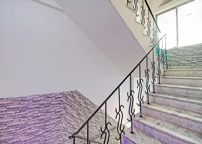 Hotel O Diamond Residency Kolkata