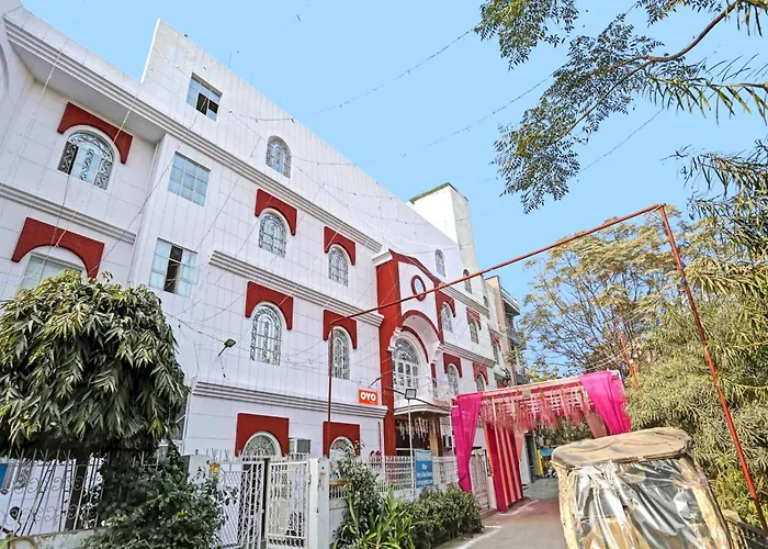 Hotel O Raas Near Hira Sweet New Delhi