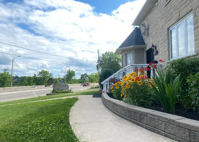 Butterfly Manor Bed & Breakfast Niagara Falls
