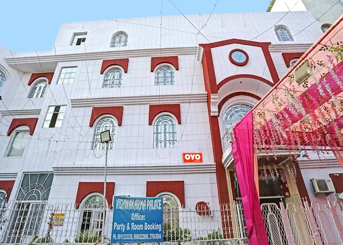 Hotel O Raas Near Hira Sweet New Delhi