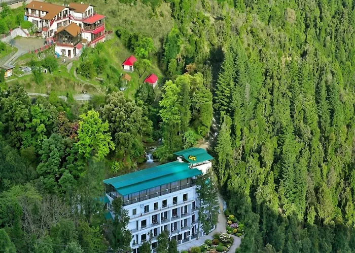 La Riqueza Dhanolti View - View Of Valleys & Mountains - Private Parking - Near To Eco Park & Surkanda Devi Temple Dhanaulti