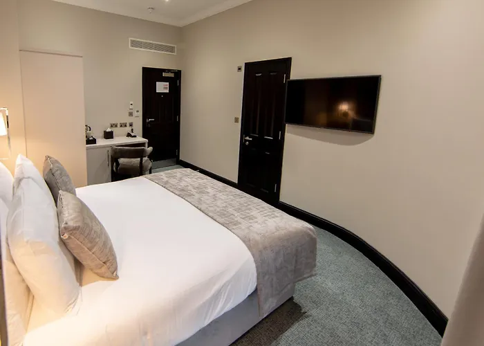 The Crescent Hyde Park Hotel London