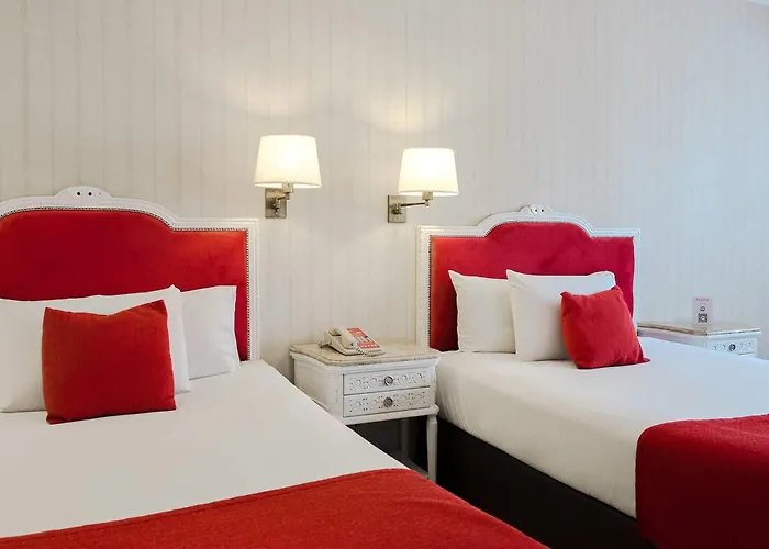 Ramada By Wyndham Buenos Aires Centro Bed & Breakfast