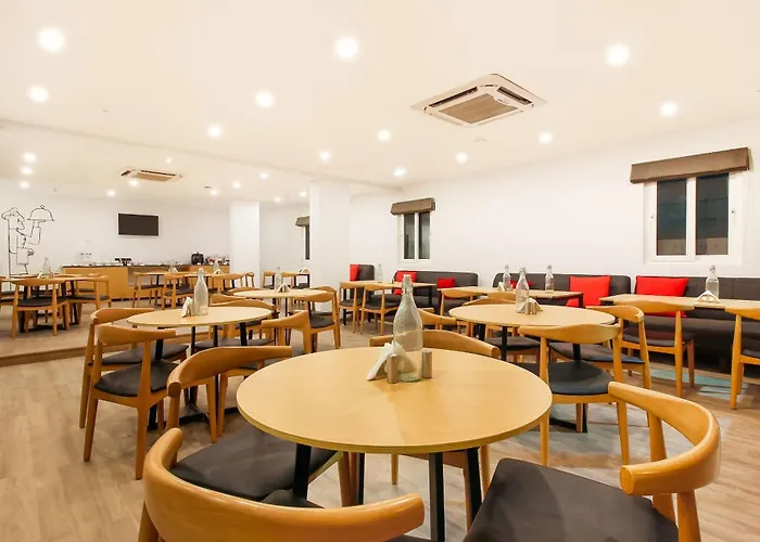 Super Oyo Townhouse Near Esi Hospital, Sr Nagar Hotel Hyderabad