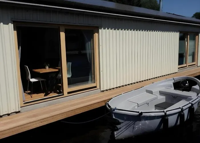 Boathouse Amsterdam With Bikes Bed & Breakfast