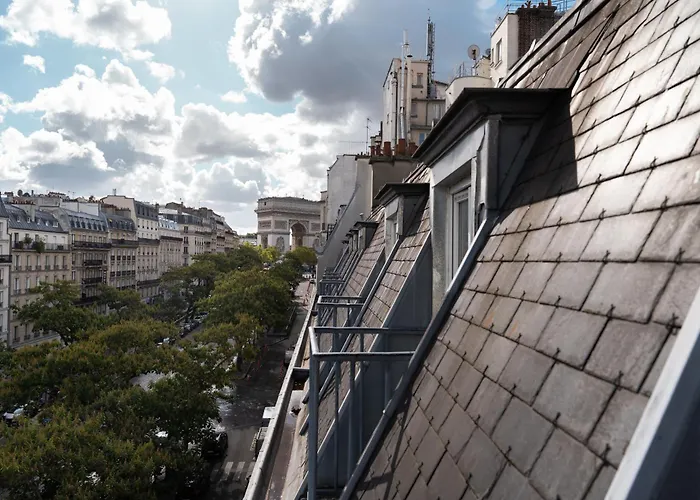 Elsa, Hotel Paris