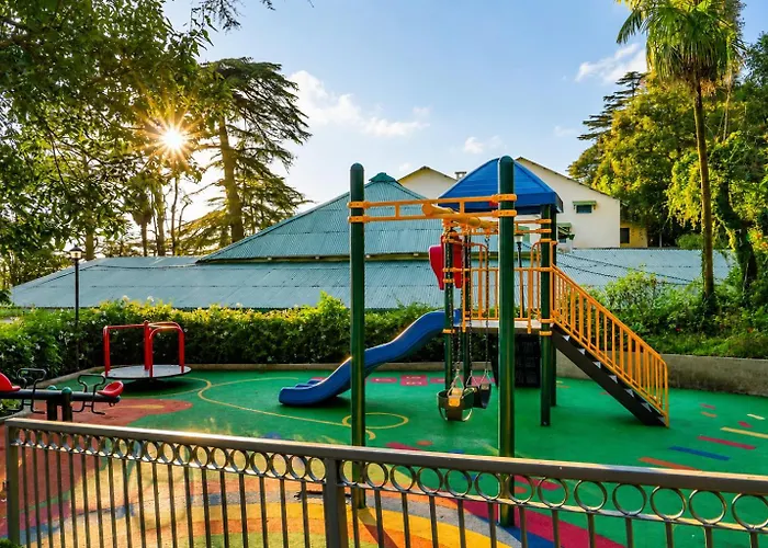Hotel Pine Retreat Mallroad Mussoorie