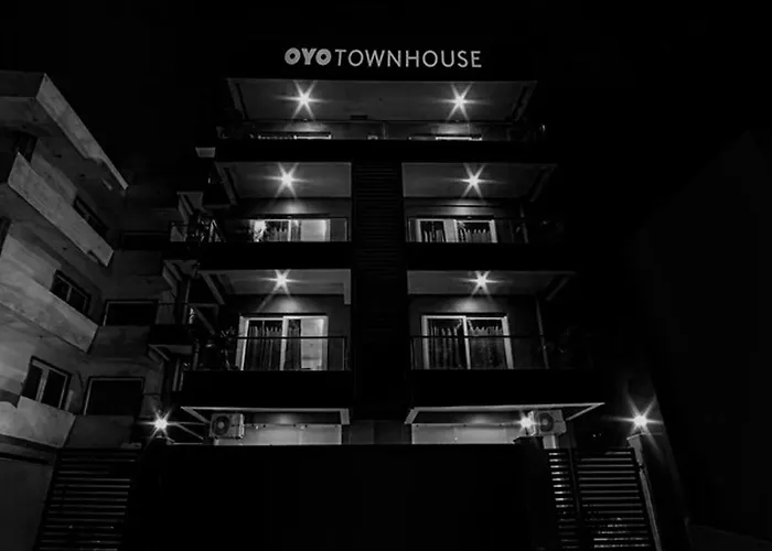Super Townhouse 158 Near Netaji Subhash Marg Near Appu Ghar Hotel Gurgaon