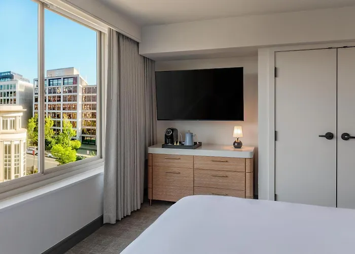 Beacon Hotel & Corporate Quarters Washington