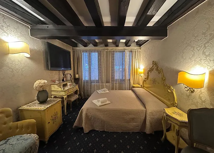 Ca' Della Loggia Bed & Breakfast Venice