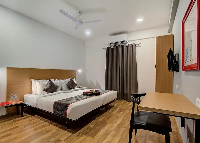 Townhouse Sector 66 Noida Near Noida Sector Metro Station Hotel