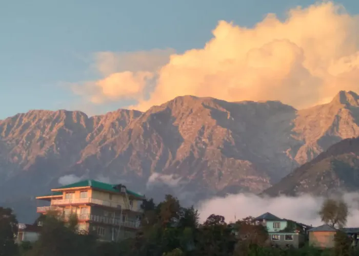 Vella Marina Group Of Hotels Upper City Heart# Free Parking-Cricket Stadium 10 Km-Mcleodganj 2 Km- Bhagsunag 4 Dharamshala