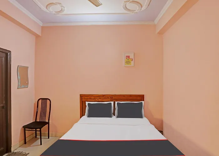 Collection O Mayank Guest House Near Iskcon Temple Noida