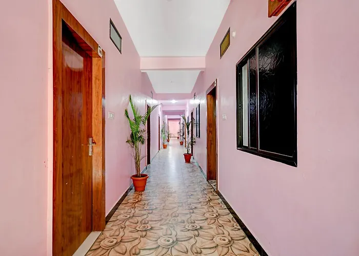 Hotel O Apna Palace Ujjain