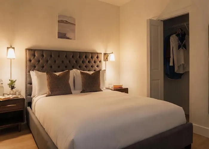 Ceros Aparthotel Denver