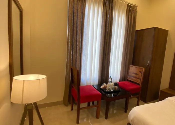 Himalayan Fort Resort, Manali - !!Riverside Property !! Big Garden With Bonfire !! Guest Preferred !! Scenic River & Mountain View !! Big Parking !! Luxury Balcony Rooms !! Playing Zone !! Property Of The Year