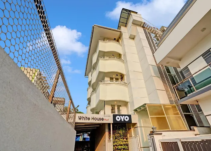 Collection O White House Pearl Hotel Kochi