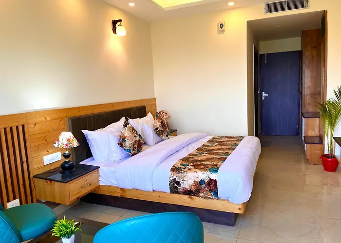 Bentenwood Resort - A Beutiful Scenic Mountain & River View Manali 