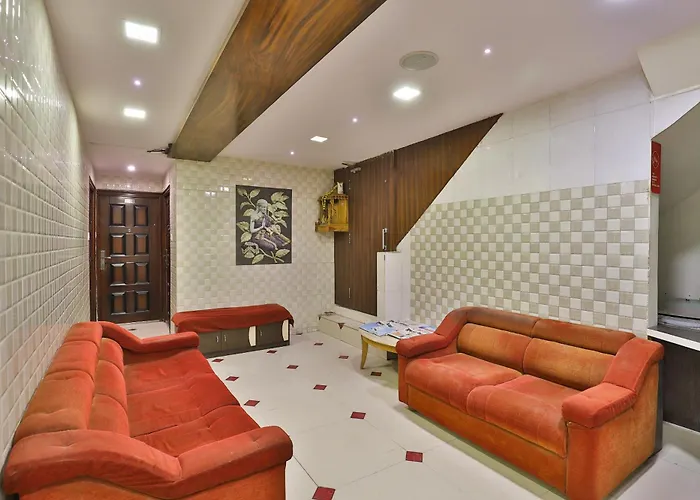 Hotel O S K Rajkot