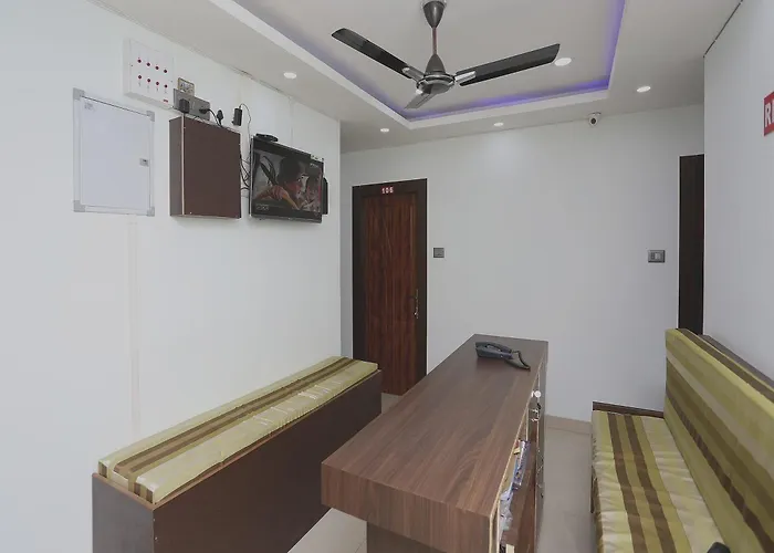 Super Hotel O Aashray Guest House Guwahati