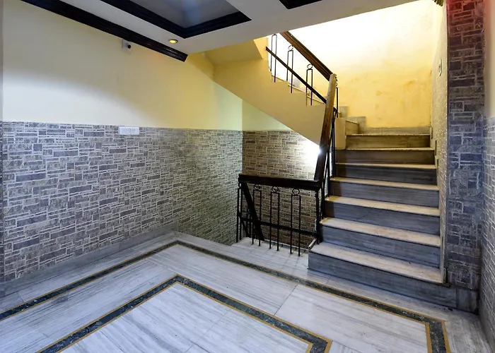 Oyo Hotel Jammu Palace