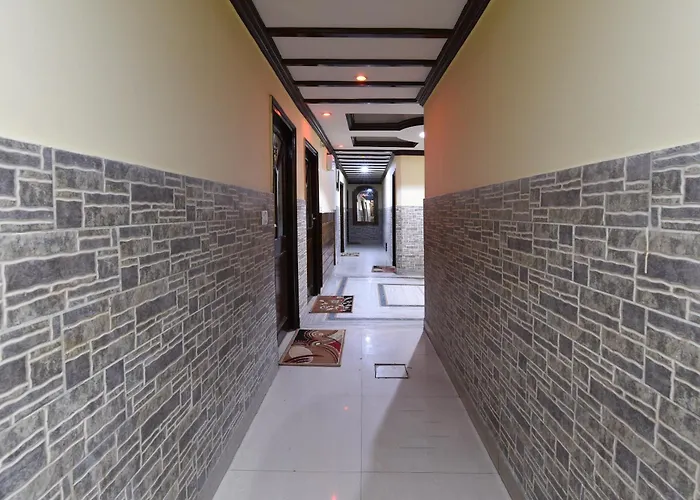 Oyo Hotel Jammu Palace
