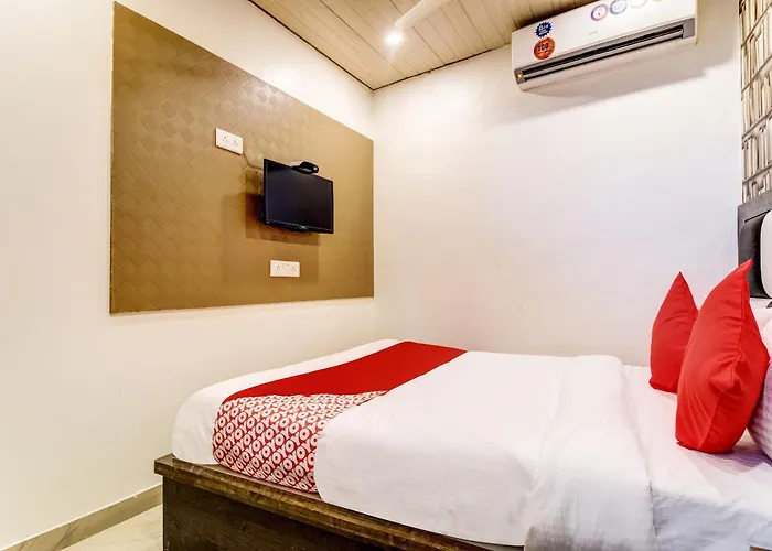 Oyo Flagship Hotel Qubic Mumbai