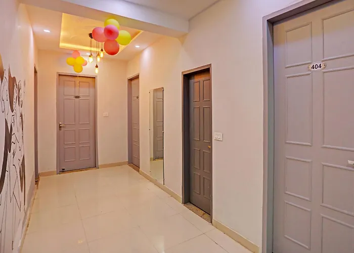 Super Townhouse Cloud Bay Hotel Gurgaon