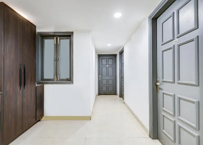 Super Collection O Shalimar Bagh Hotel Delhi 